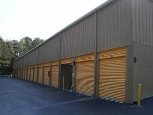 Uncle Bob's Self Storage - Marietta - 1725 Roswell Rd - Photo 3