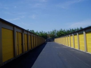 Uncle Bob's Self Storage - Harriman - Photo 4