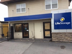 Life Storage - Harriman