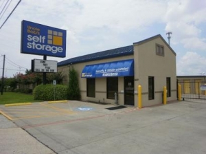 Uncle Bob's Self Storage - Katy - 3433 N Fry Rd - Photo 1
