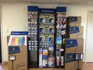 Life Storage - Lafayette - 2888 Northeast Evangeline Thruway Picture of Life Storage - Lafayette - 2888 Northeast Evangeline Thruway