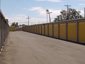 Uncle Bob's Self Storage - Phoenix - 3641 W Camelback Rd - Photo 7