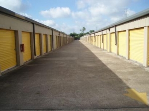 Uncle Bob's Self Storage - Houston - 9951 Harwin Dr - Photo 3