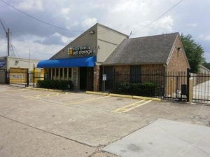 Uncle Bob's Self Storage - Houston - 15300 Kuykendahl Rd - Photo 1