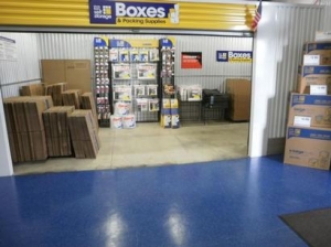 Uncle Bob's Self Storage - Humble - 5250 Fm 1960 Rd E - Photo 5