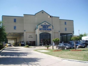 Uncle Bob's Self Storage - Houston - 5415 Bissonnet St - Photo 1