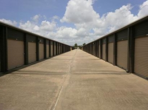 Uncle Bob's Self Storage - Houston - 9145 Jones Rd - Photo 5