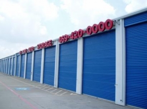 Uncle Bob's Self Storage - Dallas - 2305 Manana Dr - Photo 4