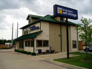Uncle Bob's Self Storage - Dallas - 8555 Manderville Ln - Photo 1