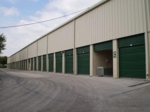 Uncle Bob's Self Storage - San Antonio - 11947 Huebner Rd - Photo 3