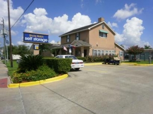 Uncle Bob's Self Storage - Houston - 8726 Long Point Rd - Photo 1