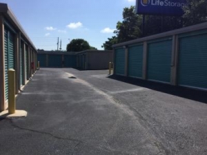 Life Storage - Decatur - Candler Road Picture of Life Storage - Decatur - Candler Road