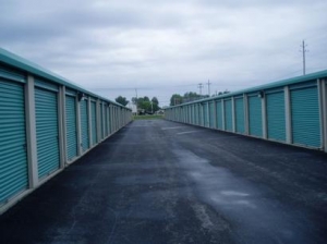 Uncle Bob's Self Storage - Columbus - 6460 E Broad St - photo 