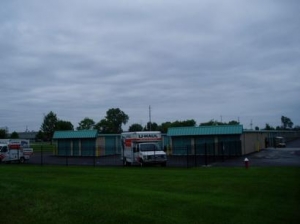 Uncle Bob's Self Storage - Columbus - 6460 E Broad St - photo 
