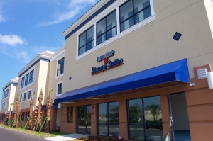 The Lock Up Storage Centers - Golden Gate - Photo 1