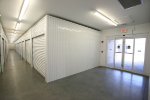 The Lock Up Storage Centers - Olde Sarasota - Photo 2