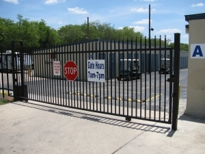 Watson & Taylor Self Storage - Judivan - Photo 3