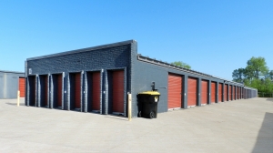 StorageMart - Glenstone & Florida Picture of StorageMart - Glenstone & Florida