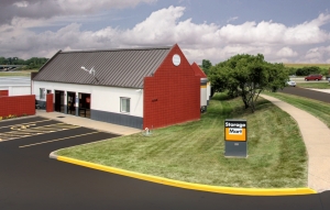 StorageMart - 169 Hwy & NE Cookingham Picture of StorageMart - 169 Hwy & NE Cookingham