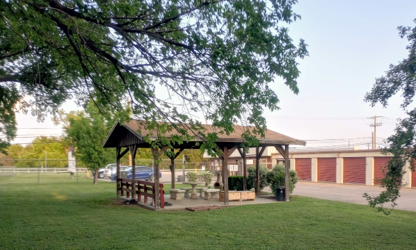 Facility photo: //images.sparefoot.com/medium/10307868979c1d603dd.jpg
