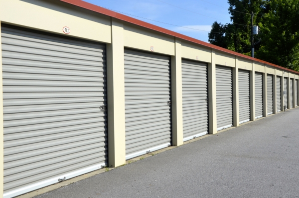 Facility photo: //images.sparefoot.com/medium/1035615873aee675c95.jpg