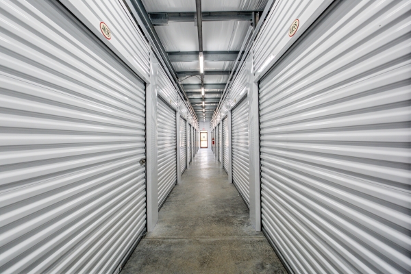 Facility photo: //images.sparefoot.com/medium/1035615873af86c037d.jpg