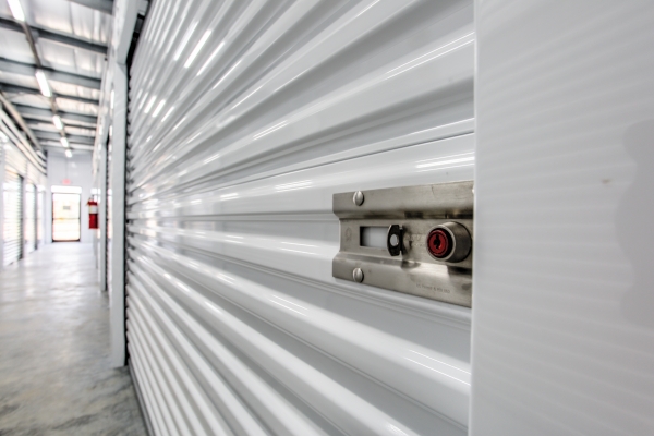 Facility photo: //images.sparefoot.com/medium/1035615873b02d37a56.jpg