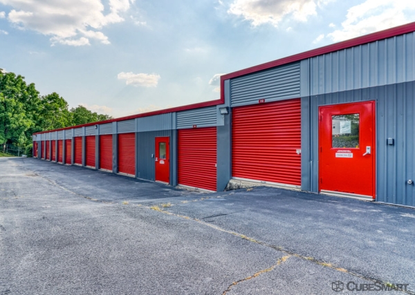 Storage Units at CubeSmart Self Storage - Leesburg - 847 Trailview Blvd Se - 847 Trailview Blvd SE
