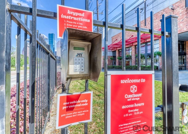 Facility photo: //images.sparefoot.com/medium/104541686f90b366f7a.jpg