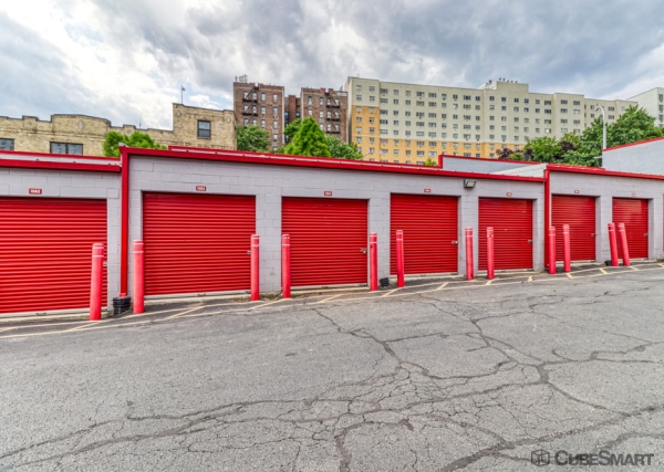 Facility photo: //images.sparefoot.com/medium/10454368c92723916a7.jpg