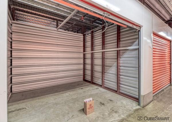 Storage Units at CubeSmart Self Storage - Bronx - 955 Bronx River Ave - 955 Bronx River Ave