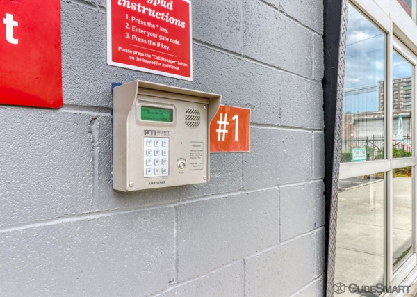 Storage Units at CubeSmart Self Storage - Bronx - 955 Bronx River Ave - 955 Bronx River Ave
