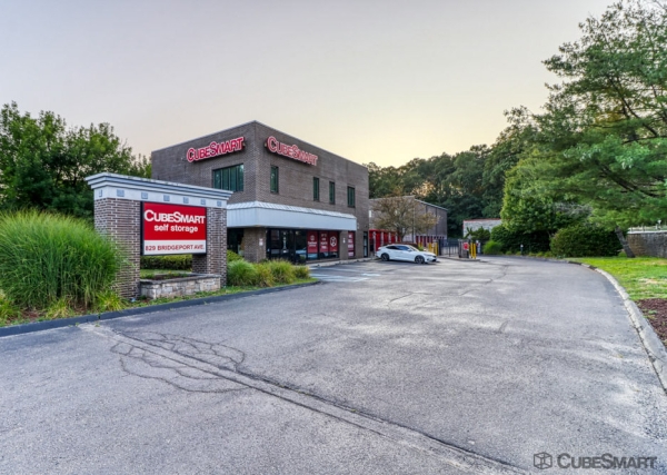 Facility photo: //images.sparefoot.com/medium/104558689ee1b5240cb.jpg