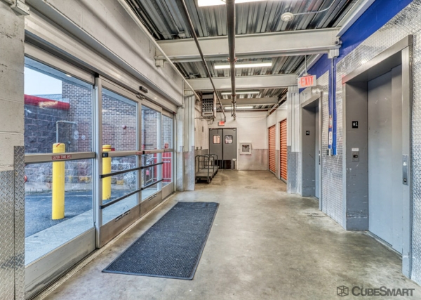 Facility photo: //images.sparefoot.com/medium/10455868a032eeceb72.jpg