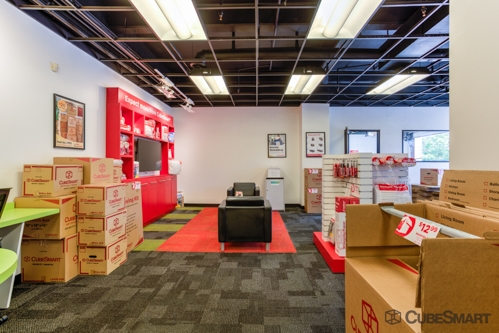 Facility photo: //images.sparefoot.com/medium/104558695e3903bbc01.jpg