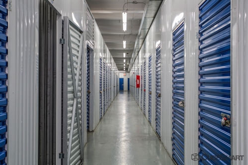 Facility photo: //images.sparefoot.com/medium/1045586989b0230b098.jpg