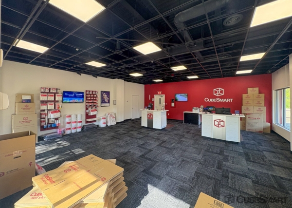 Facility photo: //images.sparefoot.com/medium/104560686f64e259b5b.jpg
