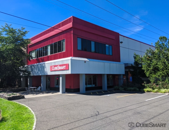 Facility photo: //images.sparefoot.com/medium/104560688085b5d924d.jpg