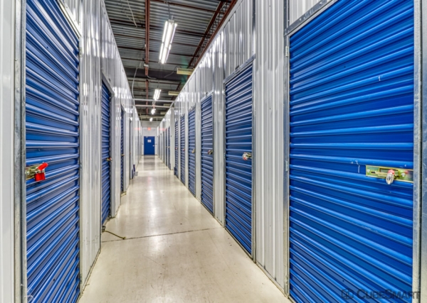 Facility photo: //images.sparefoot.com/medium/104560689ed4eed8d84.jpg