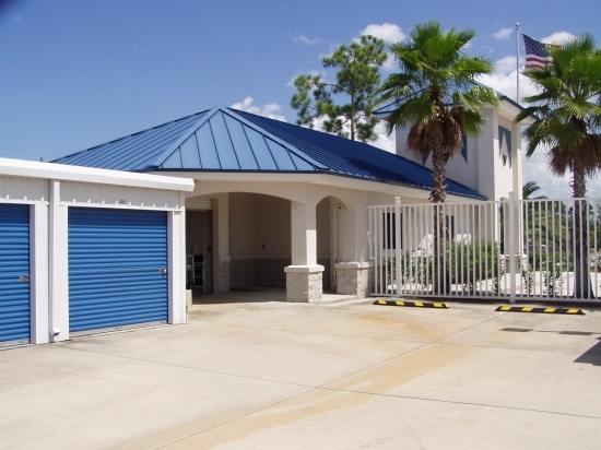 Facility photo: //images.sparefoot.com/medium/1050204fa3fa442822d.jpg