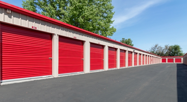 Facility photo: //images.sparefoot.com/medium/10517769321331d1088.jpg