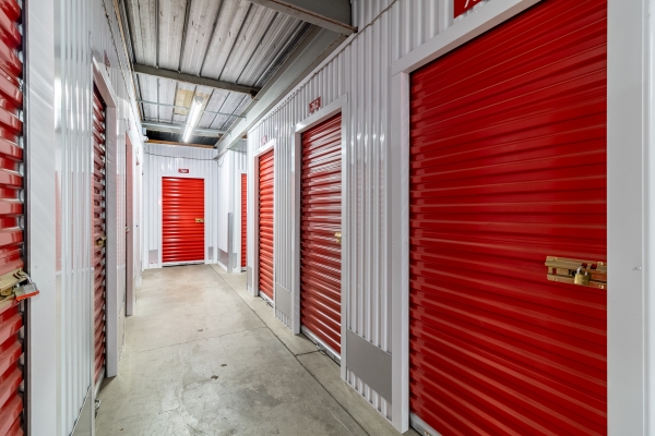 Facility photo: //images.sparefoot.com/medium/105178689525a946361.jpg