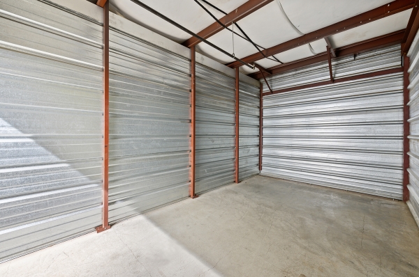 Facility photo: //images.sparefoot.com/medium/105184692772a4161e8.jpg