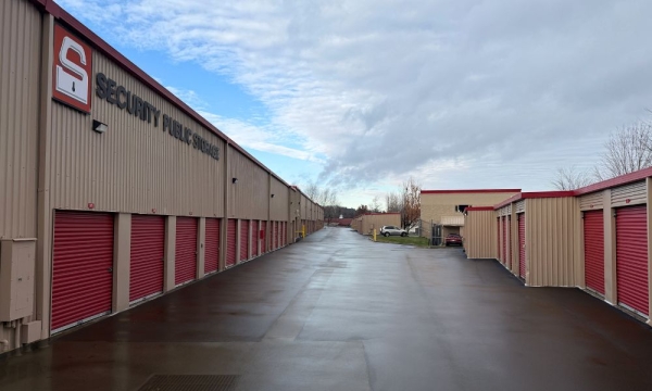 Facility photo: //images.sparefoot.com/medium/105196692f7f426cd2b.jpg