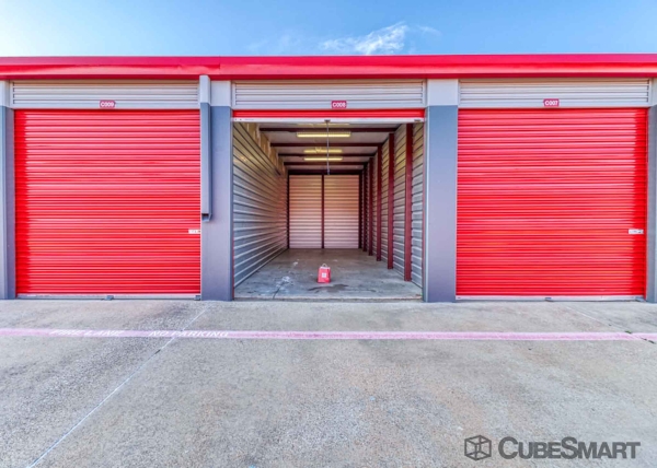 Storage Units at CubeSmart Self Storage - Mansfield - 1871 Country Club Dr - 1871 Country Club Dr