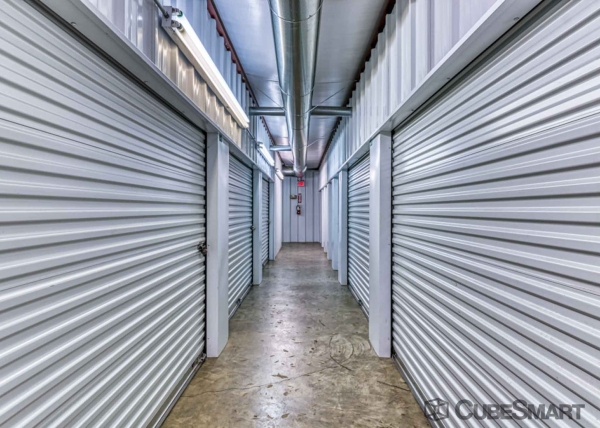 Facility photo: //images.sparefoot.com/medium/1059266975d50713b30.jpg