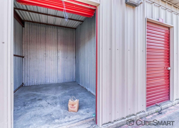 Storage Units at CubeSmart Self Storage - Saginaw - 419 N Saginaw Blvd - 419 N Saginaw Blvd