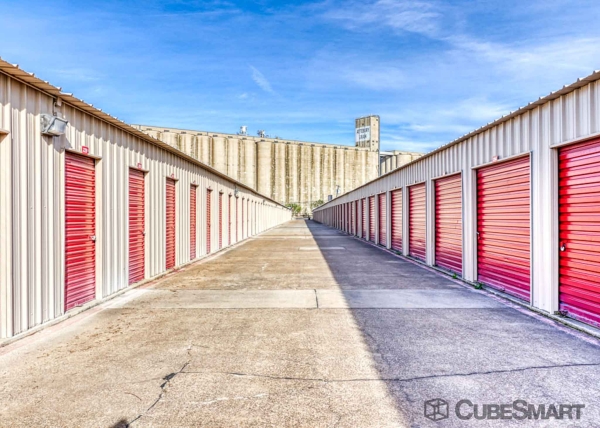 Storage Units at CubeSmart Self Storage - Saginaw - 419 N Saginaw Blvd - 419 N Saginaw Blvd
