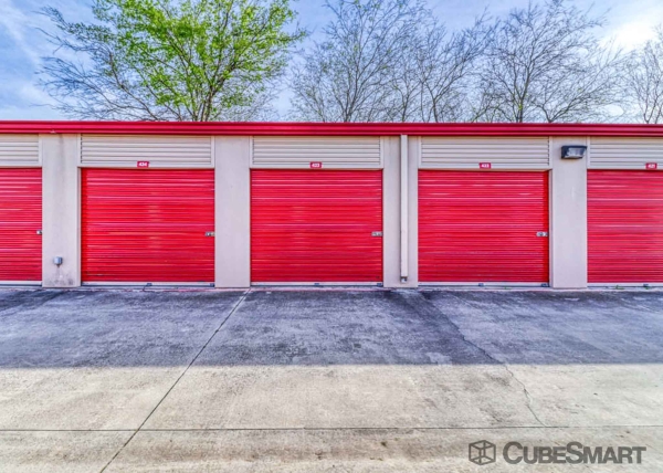 Storage Units at CubeSmart Self Storage - Saginaw - 419 N Saginaw Blvd - 419 N Saginaw Blvd