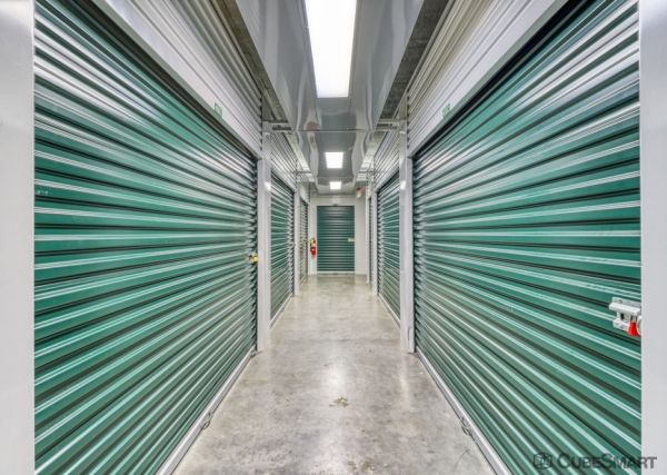 Facility photo: //images.sparefoot.com/medium/106426686f6e20c0827.jpg